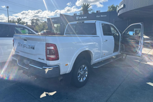 2021 MY22 Ram 2500 DJ Laramie Ute Image 20