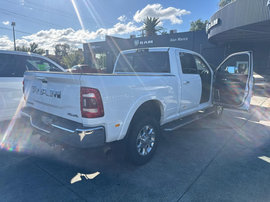 2021 MY22 Ram 2500 DJ Laramie Ute Image 20