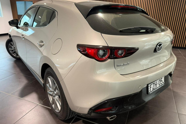 2025 Mazda 3 BP Series G20 Pure Hatch Image 4