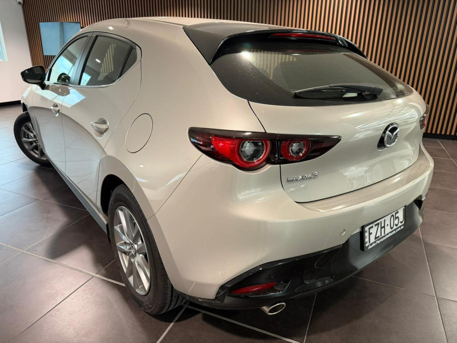 2025 Mazda 3 BP Series G20 Pure Hatch Image 4