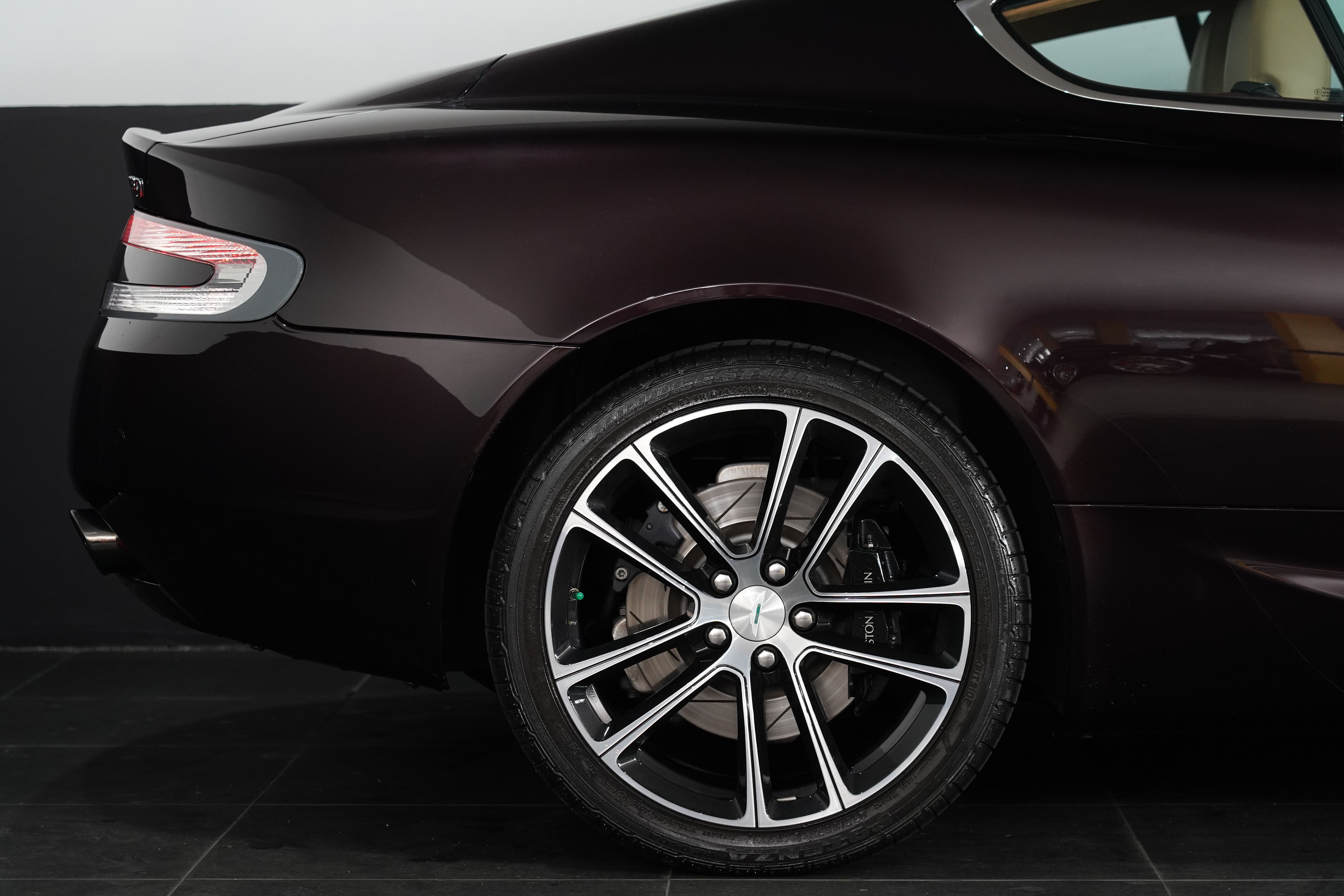 2012 Aston Martin Db9 Sport Edition Coupe Image 13