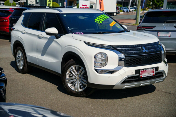 2024 Mitsubishi Outlander ZM LS SUV Image 1