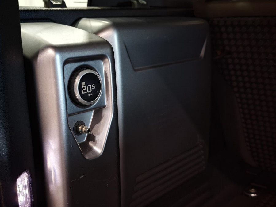 2021 Land Rover Defender L663 110 D300 SE SUV Image 21