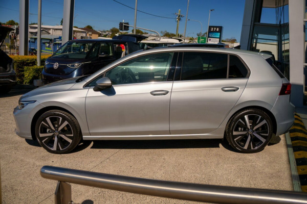 2026 Volkswagen Golf 8.5 110TSI Style Hatch Image 4