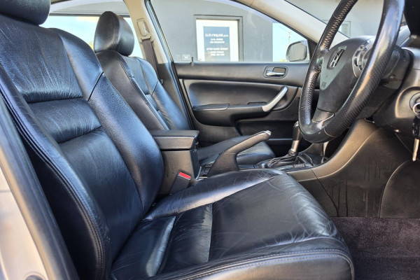 2004 Honda Accord Euro 7th Gen Luxury Sedan Image 13