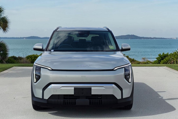 2026 Kia EV3 SV Air Long Range SUV Image 3