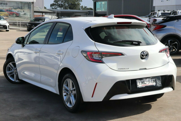 2021 Toyota Corolla MZEA12R Ascent Sport Hatch Image 3