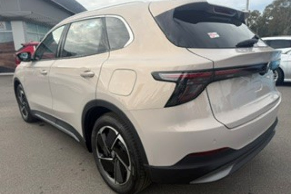 2025 MG MGS5 EV ZS3EM Essence 62 SUV Image 3