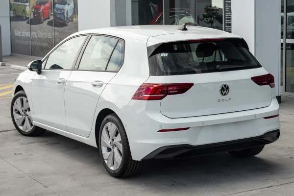 2026 Volkswagen Golf 8.5 110TSI Life Hatch Image 2