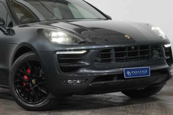 2018 Porsche Macan GTS SUV Image 2