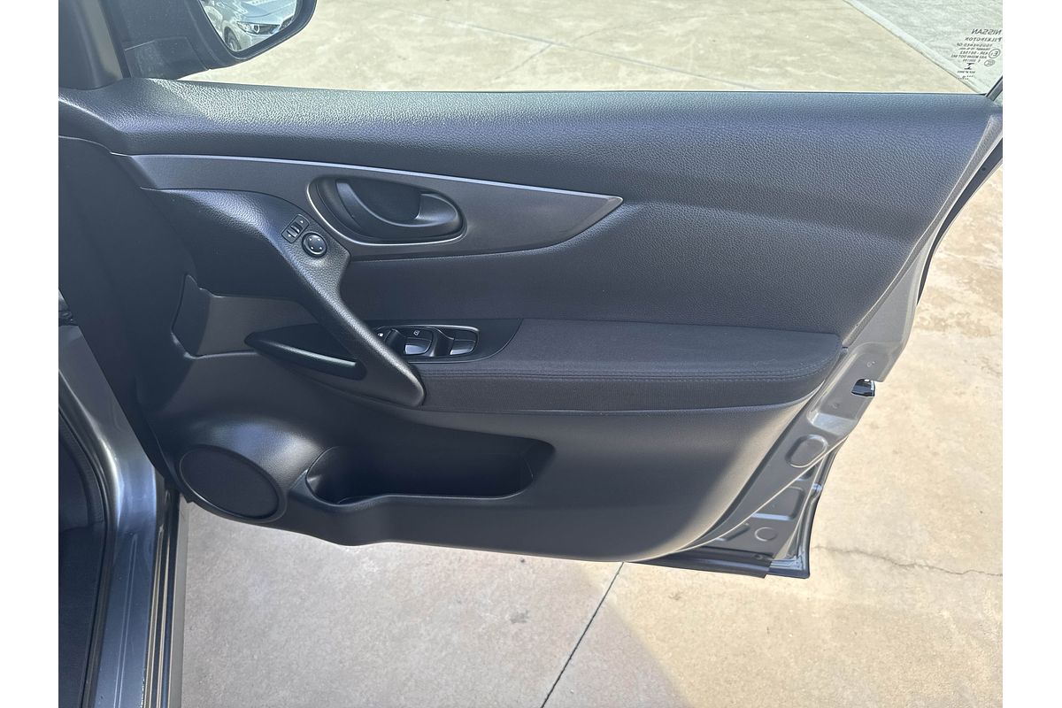 2015 Nissan QASHQAI J11 ST SUV Image 8