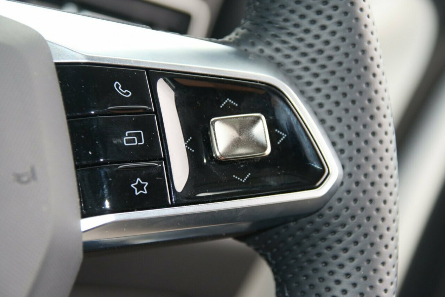 2024 MY24.5 MG HS AS33 Vibe SUV Image 15