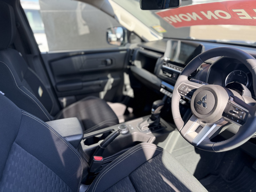 2026 Mitsubishi Outlander ZM ES SUV Image 13