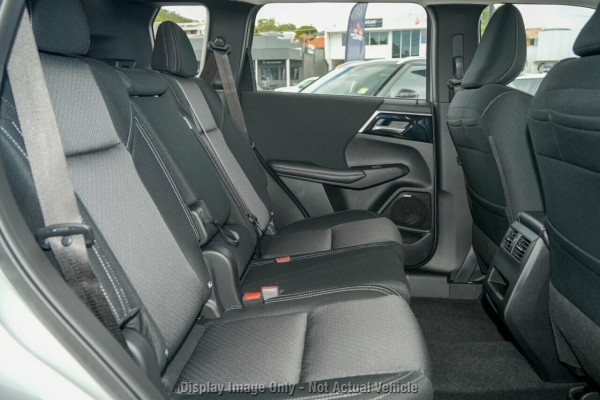 2025 Mitsubishi Outlander ZM ES SUV Image 6