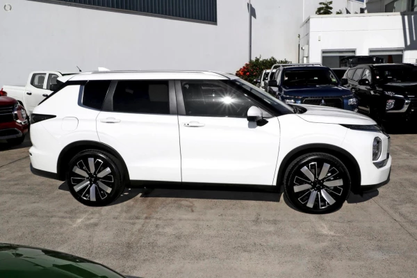 2025 Mitsubishi Outlander ZM Aspire SUV Image 5