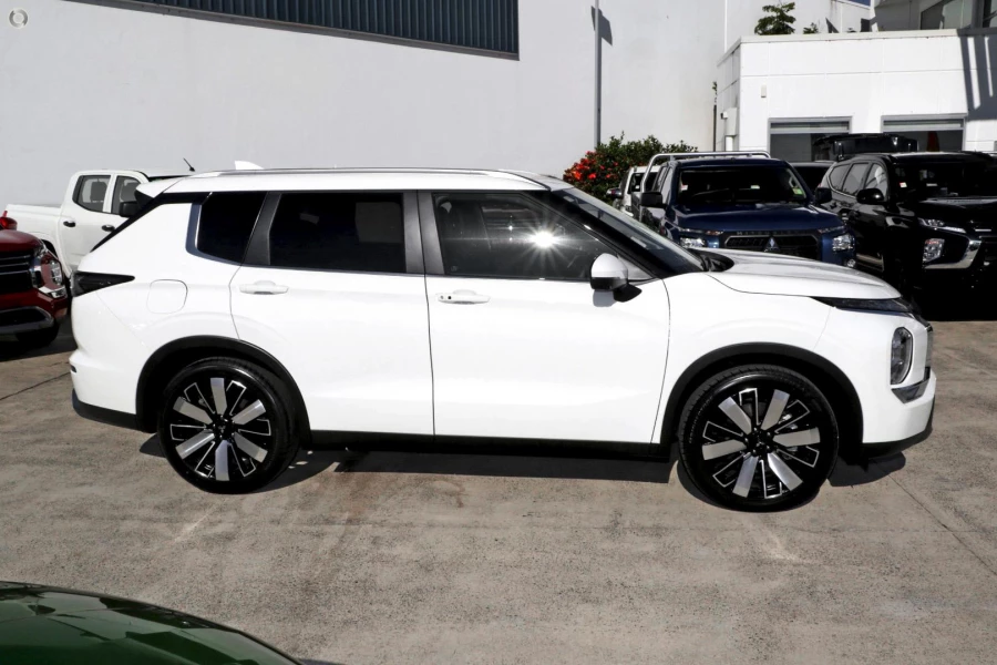 2025 Mitsubishi Outlander ZM Aspire SUV Image 5