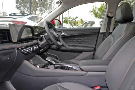 2025 MG HS AS33 Essence SUV