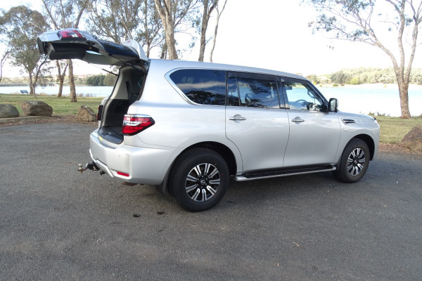 2021 Nissan Patrol Y62 Series 5 Ti SUV Image 10