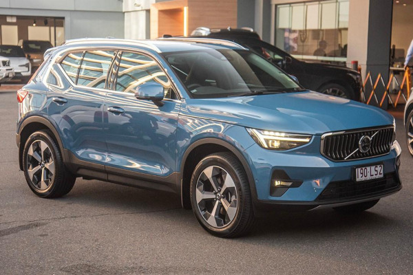 2023 MY24 Volvo XC40 XZ Ultimate B4 Bright SUV Image 3