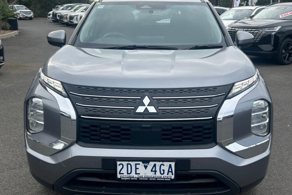 2022 Mitsubishi Outlander ZM ES SUV Image 12