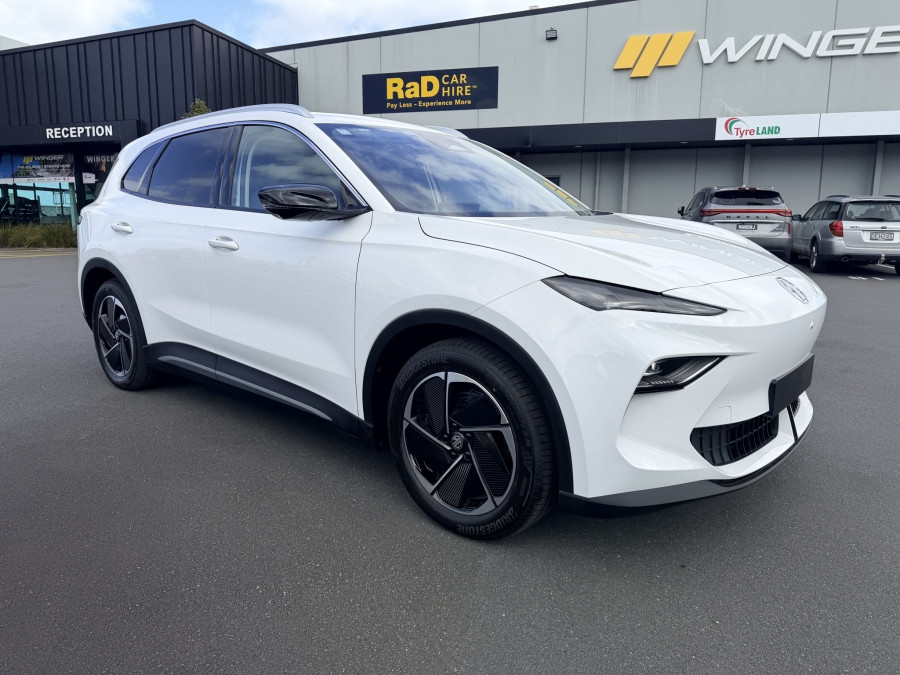 2026 MG MGS5 EV Essence 49 SUV Image 1