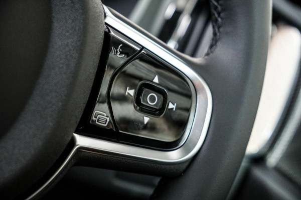 2025 MY26 Volvo XC60 UZ Plus T8 Plug-in Hybrid Dark SUV Image 14