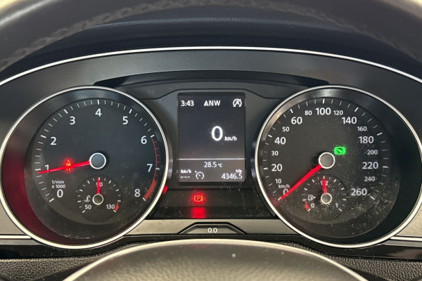2015 MY16 Volkswagen Passat B8 132TSI Sedan Image 5