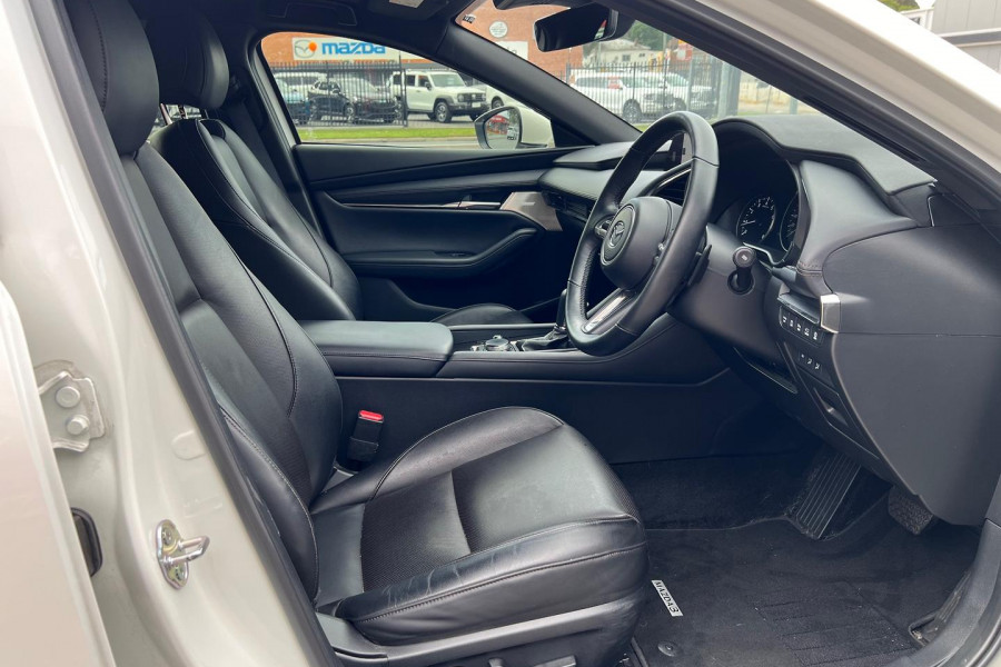 2022 Mazda 3 BP Series G25 Astina Hatch Image 10