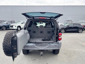 2005 Jeep Cherokee KJ Sport SUV