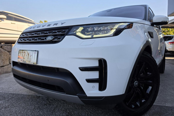 2018 Land Rover Discovery Series 5 SE SUV Image 2