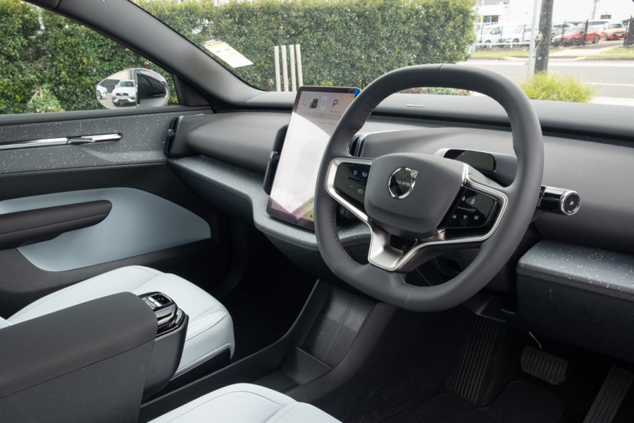 2024 Volvo EX30  Twin Motor Performance Ultra SUV Image 7
