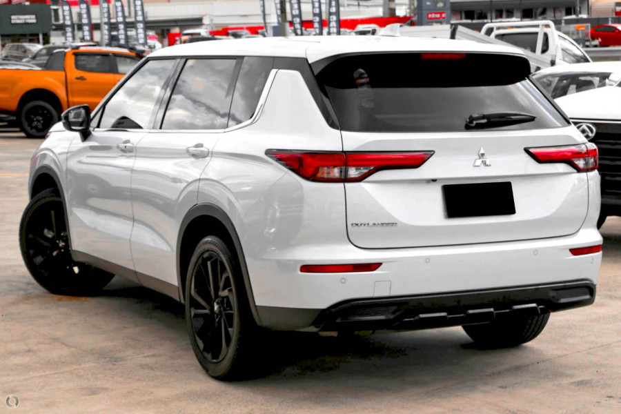 2025 Mitsubishi Outlander ZM LS SUV Image 5