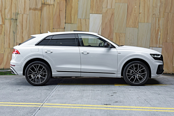 2022 Audi Q8 F1 50 TDI S Line SUV image 3