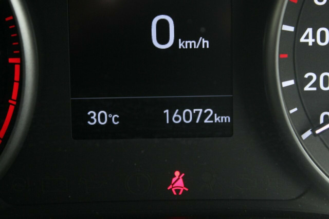 2019 [SOLD]    Mobile Image 30