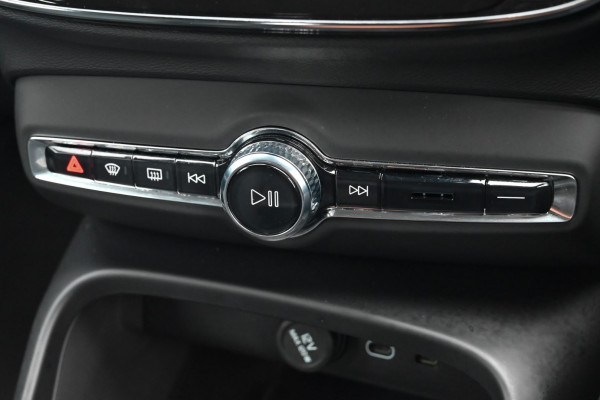 2025 MY26 Volvo XC40 XZ Plus B4 SUV Image 6