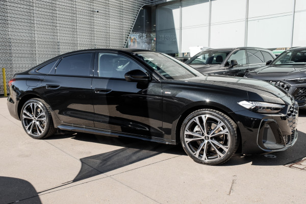 2025 Audi A5 B10 TFSI 200kW S line Sedan image 3