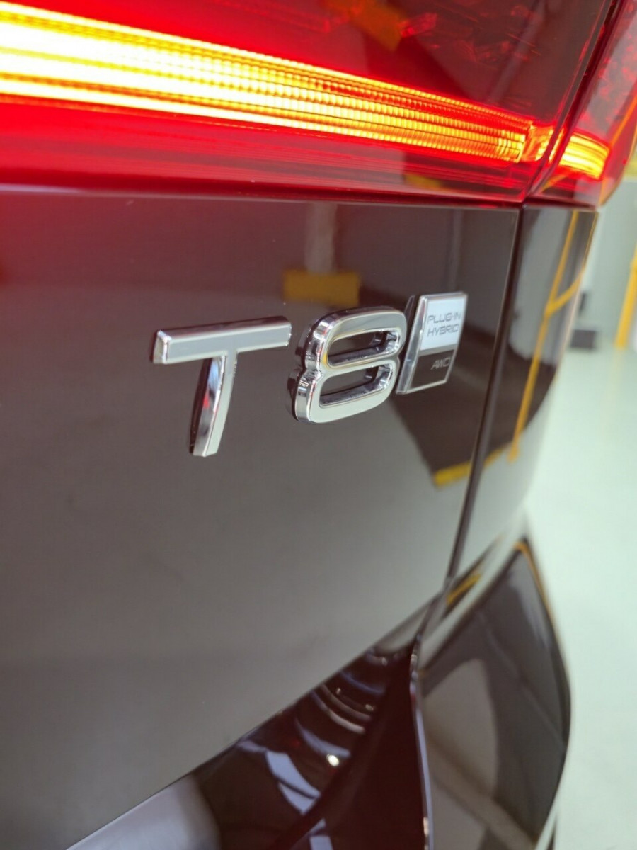 2025 MY26 Volvo XC60 UZ Plus T8 Plug-in Hybrid Dark SUV Image 9