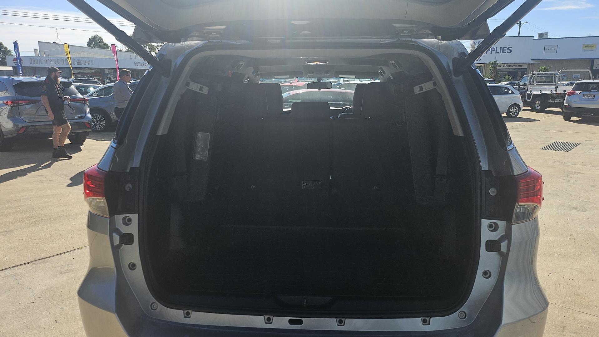 2017 Toyota Fortuner GUN156R Crusade SUV Image 13