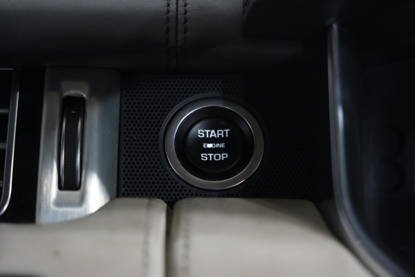 2014 Land Rover Range Rover Autobiography SUV image 25