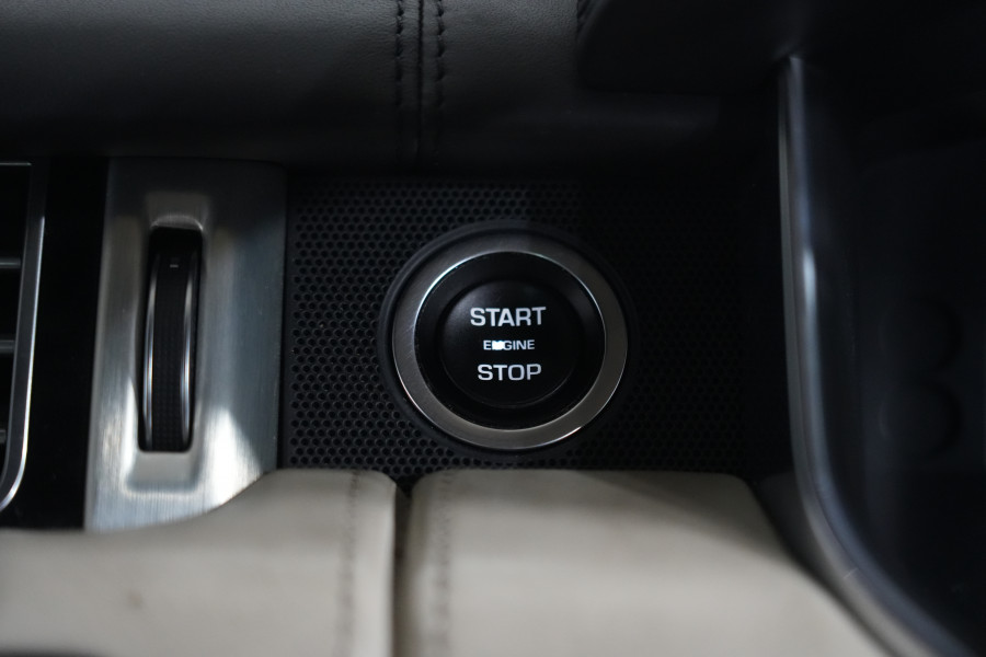 2014 Land Rover Range Rover Autobiography SUV Image 25