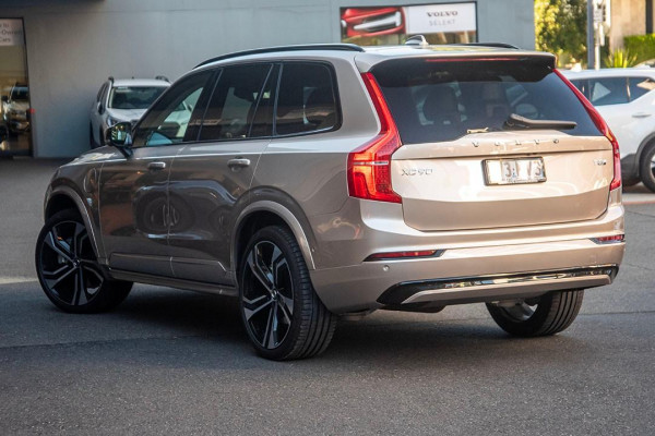 2024 MY25 Volvo XC90  Ultra T8 Plug-In Hybrid SUV Image 4