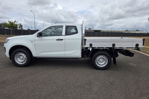 2026 Isuzu D-MAX RG SX Cab Chassis Image 6