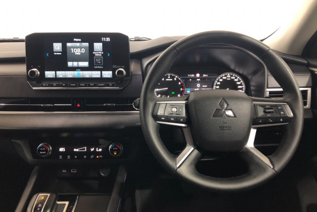 2023 Mitsubishi Outlander ZM LS SUV Image 13