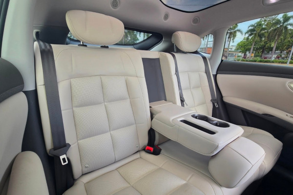 2025 MG IM6 S12L Platinum SUV Image 2
