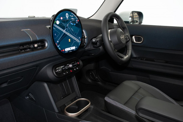 2025 MINI Cooper F65 C Classic Hatch image 7