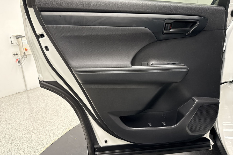 2022 Toyota Kluger AXUH78R GX SUV Image 13