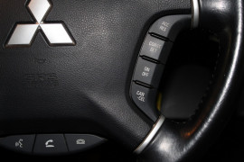 2011 Mitsubishi Pajero NW Turbo GLS Suv