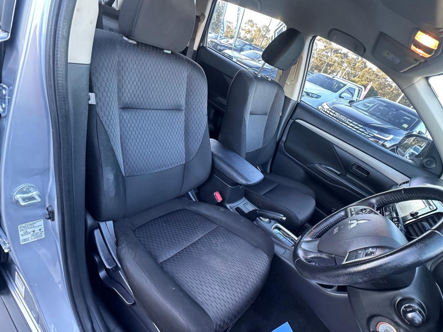 2012 MY13 Mitsubishi Outlander ZJ ES SUV Image 13