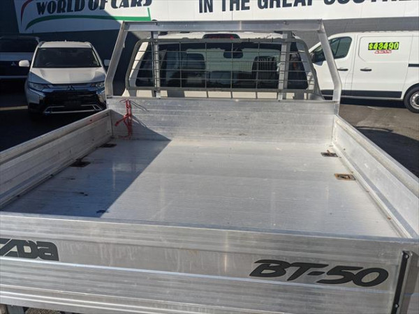 2013 Mazda Default UP0YF1 XTR XTR Utility - dual cab Image 5