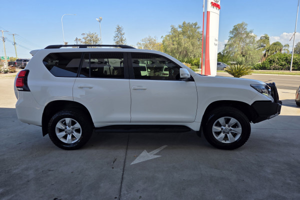 2017 Toyota LandCruiser Prado GDJ150R GXL SUV Image 4